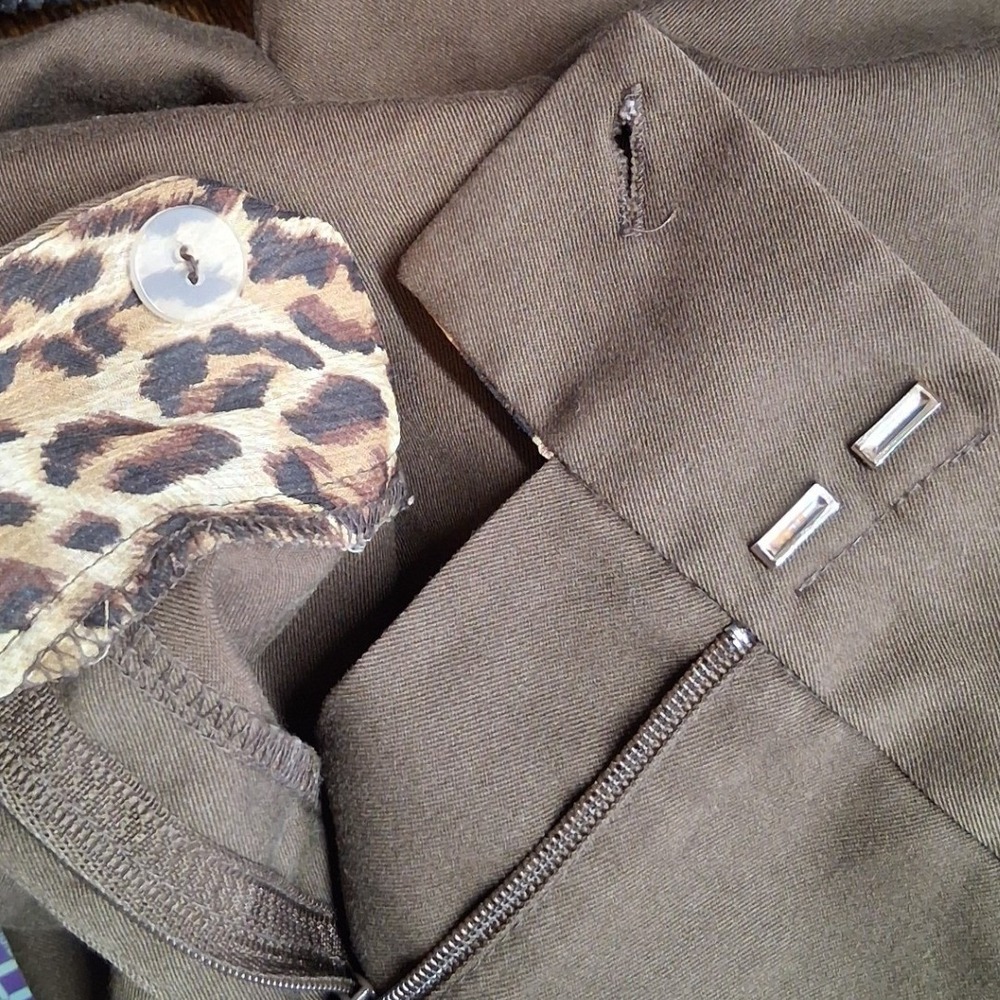 Cato Womens Brown Bermuda Shorts Cuffed Leopard Trim Pockets Size 12 - Picture 9 of 9